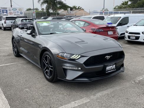 Used 2018 Ford Mustang Premium RWD image 9