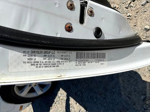 Used 2013 Dodge Challenger SXT image 27