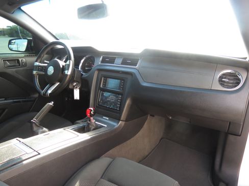 Used 2014 Ford Mustang GT w/ Equipment Group 301A RWD image 26