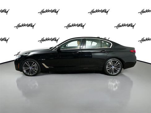 Used 2023 BMW 530e xDrive w/ Premium Package image 8