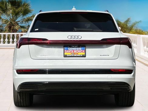 Used 2022 Audi e-tron Premium image 5