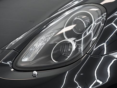 Used 2016 Porsche Cayman image 8