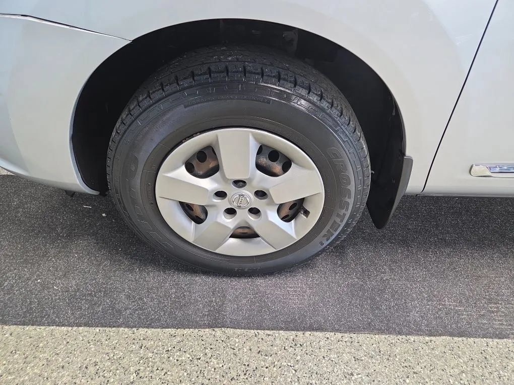 Used 2015 Nissan Rogue S FWD image 9