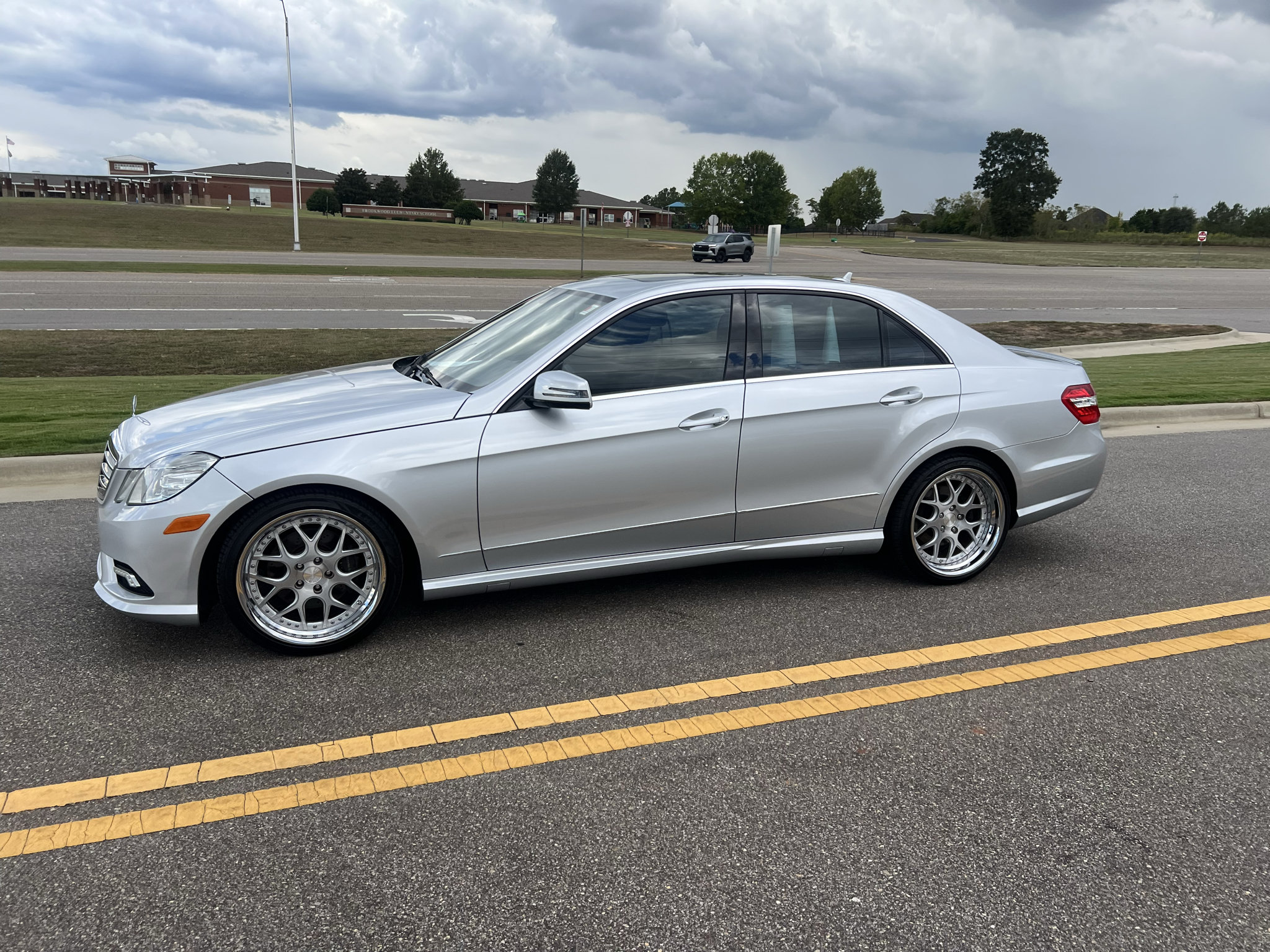Used 2011 Mercedes-Benz E 350 Sedan image 5