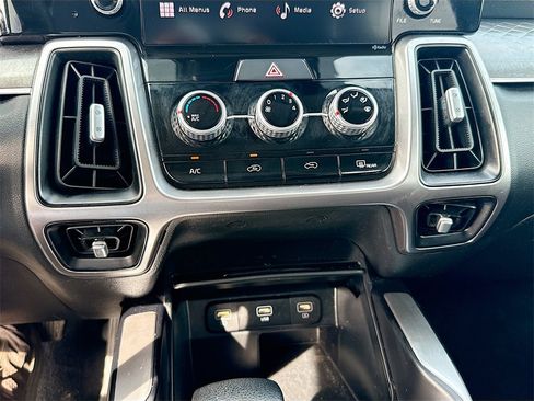 Used 2023 Kia Sorento LX image 15