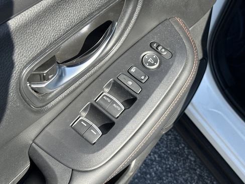 Used 2025 Honda HR-V Sport image 15