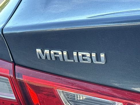 Used 2020 Chevrolet Malibu LS image 28