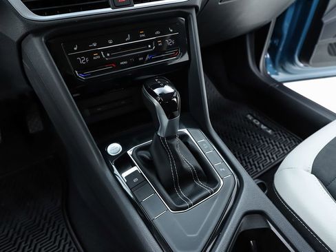 New 2026 Volkswagen Taos SE FWD image 60