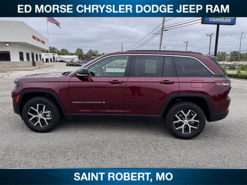 Used 2024 Jeep Grand Cherokee Limited AWD/4WD image 8
