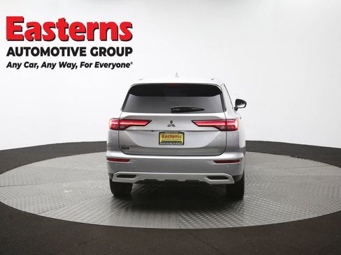 Used 2023 Mitsubishi Outlander SE AWD/4WD image 35