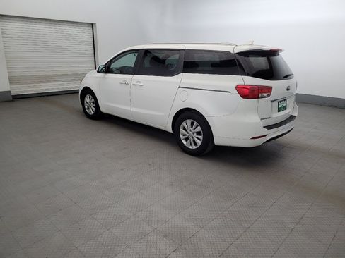 Used 2017 Kia Sedona LX w/ LX Essentials Premium Package FWD image 3