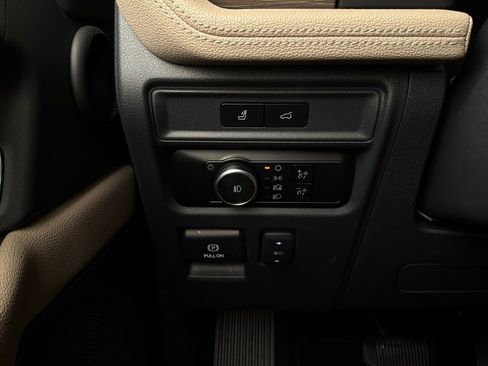 Used 2024 Ford Expedition Max Limited AWD/4WD image 24