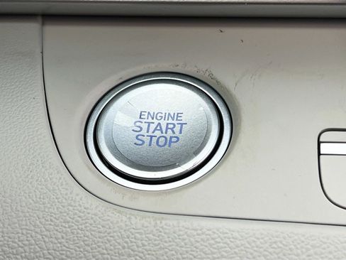 New 2026 Hyundai Elantra Limited FWD image 13