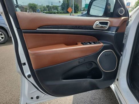 Used 2016 Jeep Grand Cherokee Summit w/ Platinum Series Group AWD/4WD image 21