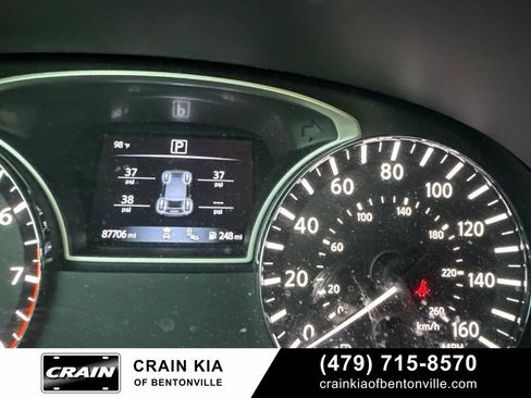 Used 2020 Nissan Pathfinder SL FWD image 29
