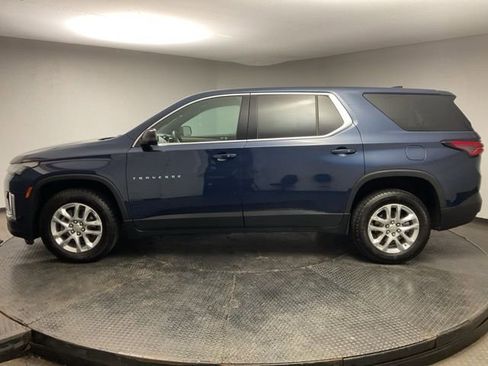 Certified 2022 Chevrolet Traverse LS FWD image 4