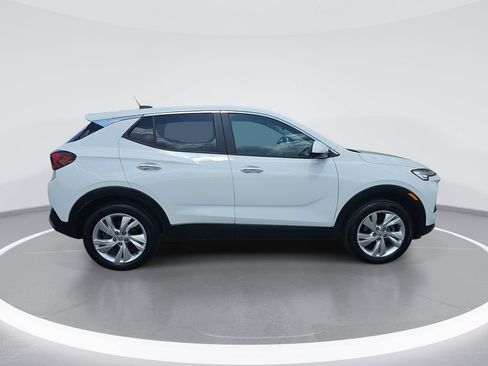 Used 2024 Buick Encore GX Preferred w/ Comfort Package AWD/4WD image 2