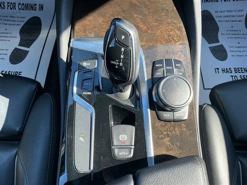 Used 2017 BMW 540i xDrive AWD/4WD image 38