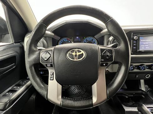 Used 2016 Toyota Tacoma SR5 w/ Towing Package RWD image 21