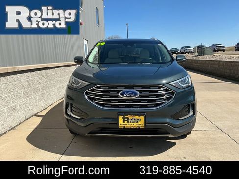 Used 2019 Ford Edge Titanium w/ Cold Weather Package image 4