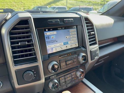 Used 2018 Ford F150 King Ranch w/ Equipment Group 601A Luxury AWD/4WD image 10