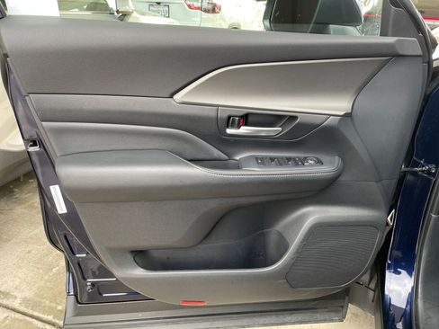 Used 2025 Toyota Grand Highlander XLE image 20
