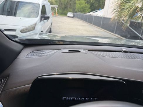 Used 2025 Chevrolet Equinox LT FWD image 34
