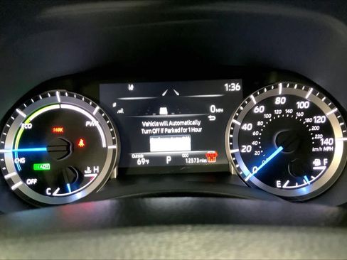 Used 2025 Toyota Highlander XLE AWD/4WD image 26