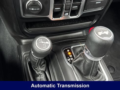 Used 2024 Jeep Wrangler Unlimited Sahara AWD/4WD image 27
