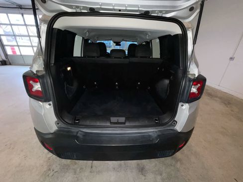 Used 2019 Jeep Renegade Sport image 23