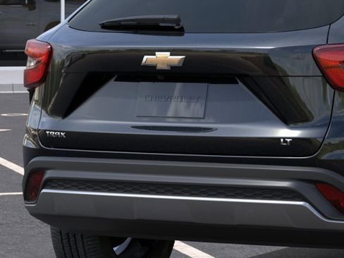 New 2026 Chevrolet Trax LT w/ LT Convenience Package FWD image 14