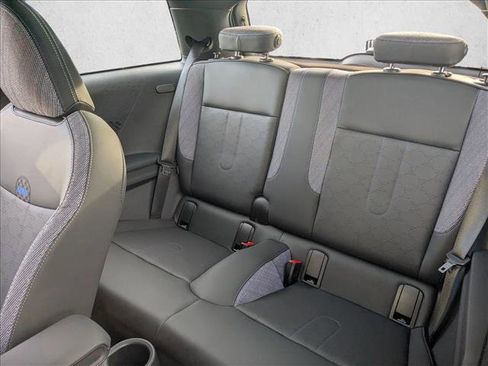 Certified 2025 MINI Cooper S image 17