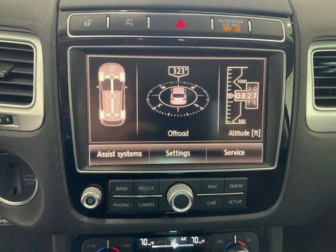 Used 2016 Volkswagen Touareg Executive AWD/4WD image 16