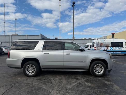 Used 2019 GMC Yukon XL SLT w/ Open Road Package image 8