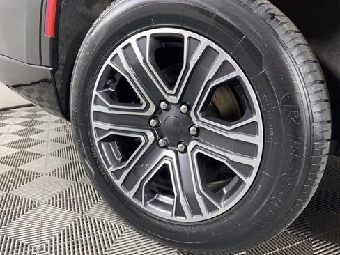 Used 2024 Jeep Wagoneer L Series II w/ Flexible Seating Group image 16