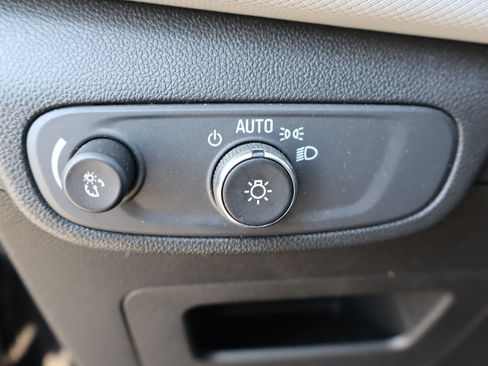 Used 2024 Chevrolet TrailBlazer LT AWD/4WD image 18