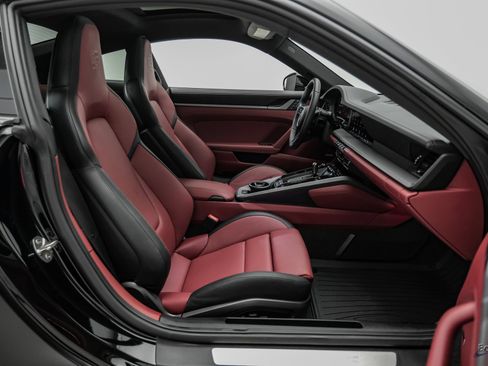 Used 2025 Porsche 911 Carrera S RWD image 47