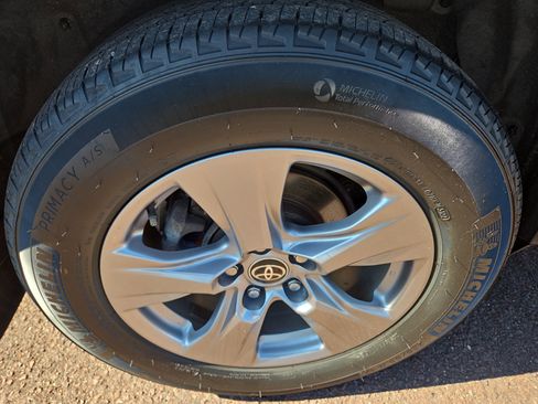 Certified 2023 Toyota RAV4 XLE w/ Convenience Package image 10