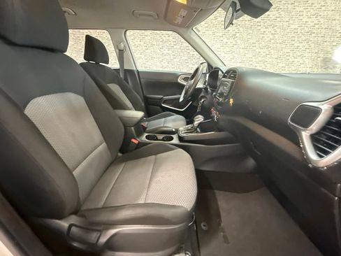 Used 2023 Kia Soul LX FWD image 12