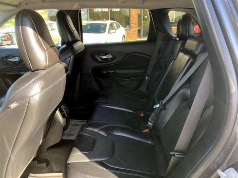 Used 2023 Jeep Cherokee Altitude Lux image 14