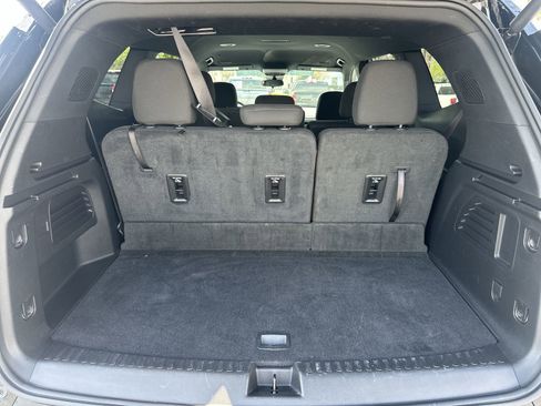 Used 2025 GMC Acadia Elevation image 32