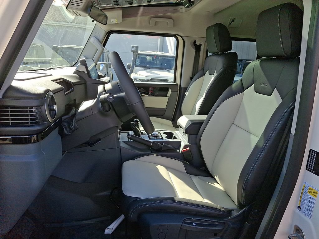Used 2025 INEOS Grenadier Station Wagon AWD/4WD image 6