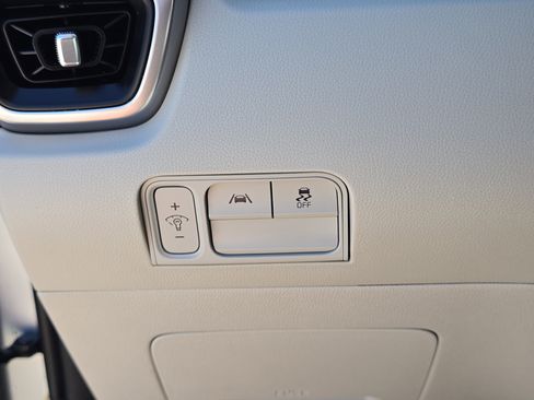 Certified 2022 Kia Sorento S FWD image 29