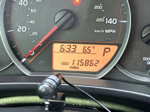 Used 2012 Toyota Yaris L image 24