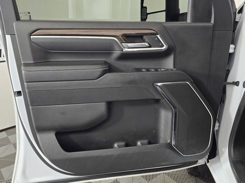 Used 2024 Chevrolet Silverado 2500 LT w/ Convenience Package image 20