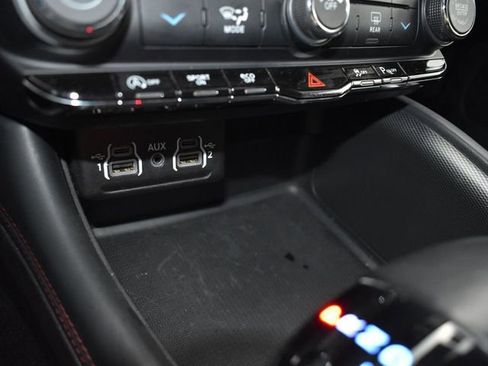 Used 2024 Dodge Durango GT image 27