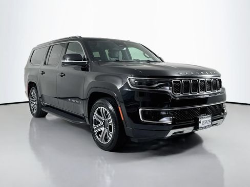 Used 2024 Jeep Wagoneer L Series II RWD image 4