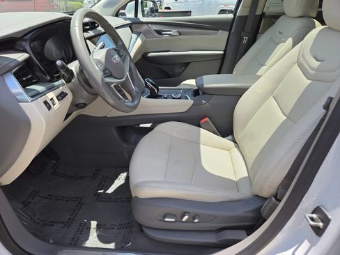 Used 2023 Cadillac XT5 Premium Luxury w/ Technology Package AWD/4WD image 28