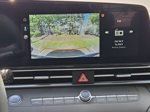 Used 2025 Hyundai Elantra SEL image 15