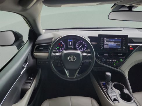 Used 2024 Toyota Camry SE image 18